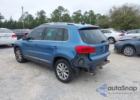 2017 Volkswagen Tiguan 2.0T Wolfsburg Edition из США, поврежденный, VIN WVGRV7AX2HK002552